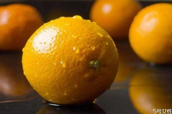 冰糖橙的正确吃法,冰糖橙怎么吃 冰糖橙的正确吃法,冰糖橙怎么吃