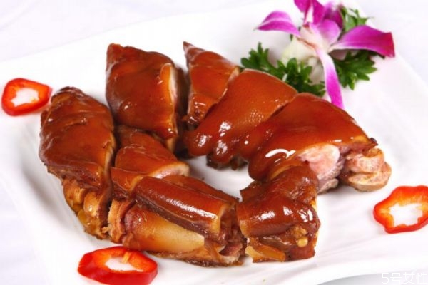 猪蹄怎样做下奶,猪蹄怎么做好吃 孕妇下奶