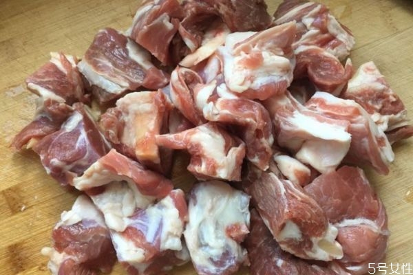 咋样去除羊肉的膻味,怎样去除羊肉的膻味儿 咋样去除羊肉的膻味,怎样去除羊肉的膻味儿