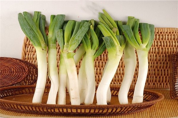 吃大葱有什么禁忌,吃大葱的禁忌