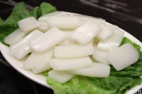 年糕是用什么材料做的,年糕的主要原料一般是什么