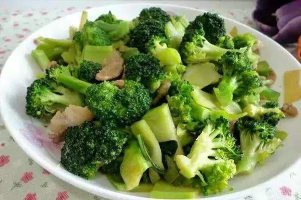 吃一个月水煮西蓝花,西蓝花煮几分钟可以吃