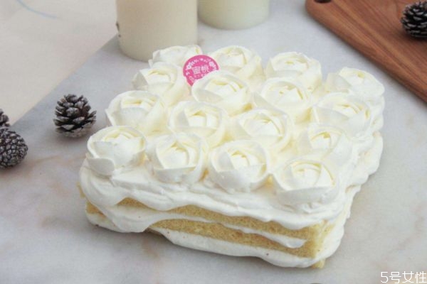 奶油的成分是什么东西,奶油的成分有哪些