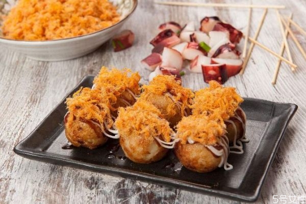 章鱼烧的做法,章鱼烧用什么做的