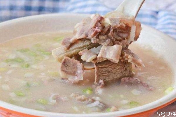 牛肉汤有哪些营养价值,牛肉汤有啥营养 牛肉汤有哪些营养价值,牛肉汤有啥营养