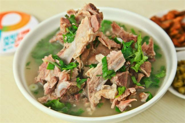 羊肉汤怎么煮才没有腥味,羊肉汤怎么做好吃而且没有腥味