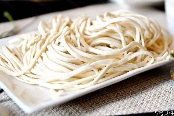 手擀面的营养价值,手擀面营养成分