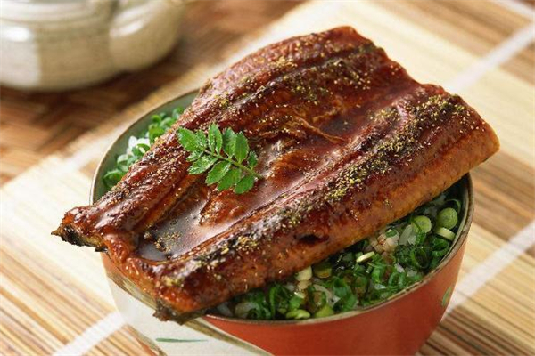 七星鳗鱼头能吃吗,鳗鱼头能吃吗 七星鳗鱼头能吃吗,鳗鱼头能吃吗