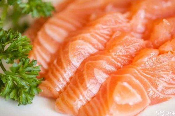 鳟鱼怎么做好吃呢,鳟鱼的做法