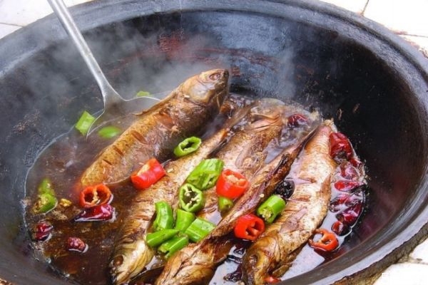 草鱼的刺多吗?,草鱼背上的刺怎么去掉