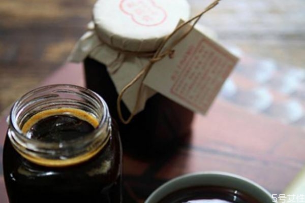 秋梨膏雪梨膏的区别,秋梨膏和梨膏的区别