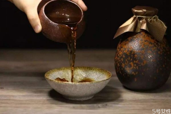 喝黄酒有什么好处呢?,喝黄酒有什么好处有什么坏处