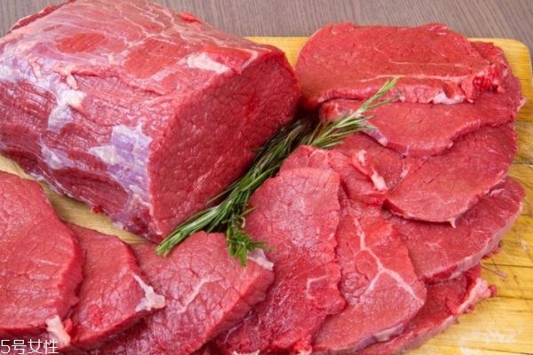 牛肉发绿光能吃吗,牛肉片发绿光这还能吃吗?