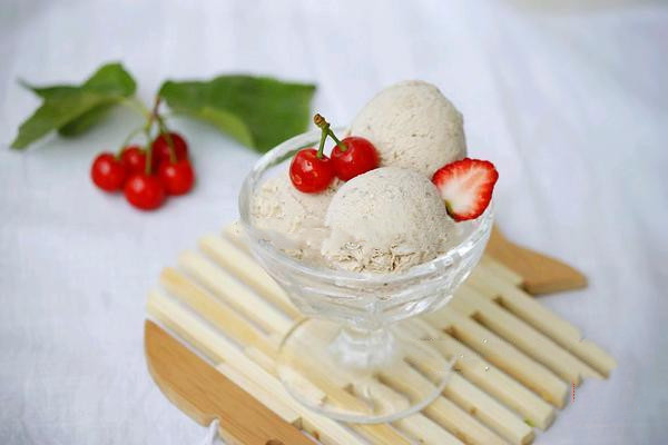 香蕉牛奶的热量高吗,香蕉牛奶热量和牛奶哪个热量高