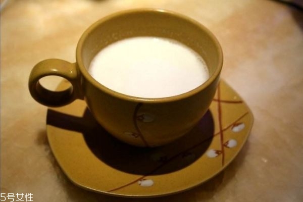 喝骆驼奶的作用,喝骆驼奶有什么好处和坏处