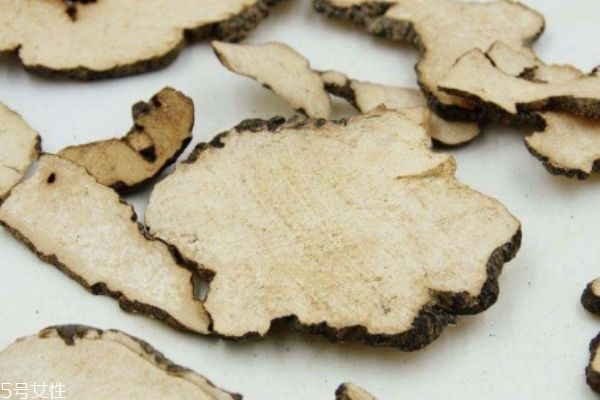 茯苓片有什么作用,茯苓的功效和作用 茯苓片有什么作用,茯苓的功效和作用