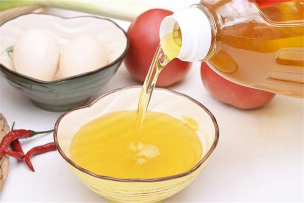 胡麻油的功效和作用及食用方法,胡麻油的功效和作用及禁忌 胡麻油的功效和作用及食用方法,胡麻油的功效和作用及禁忌