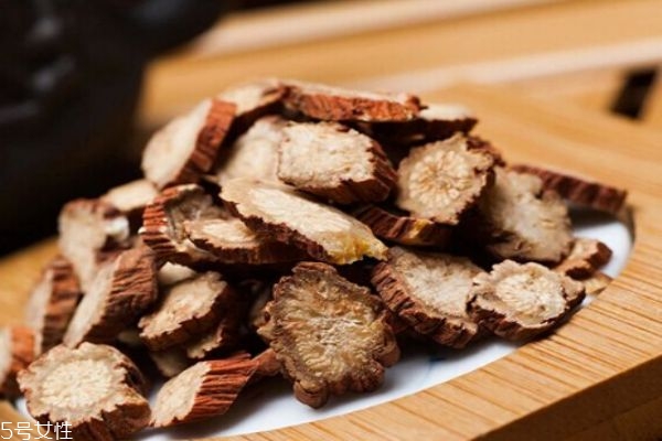 甘草分布地区,甘草的主要产地在哪里