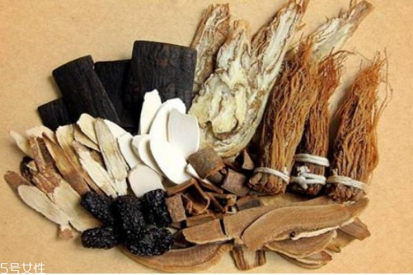 何首乌和何首乌哪个好,什么样的何首乌最好