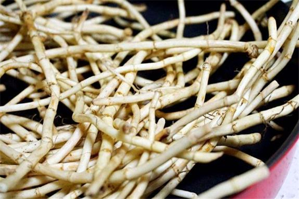 鱼腥草煮冰糖能止咳吗,鱼腥草煮冰糖的功效