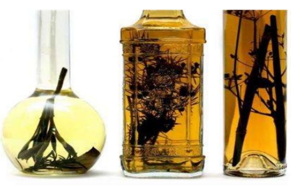 喝药酒有啥好处,喝药酒的好处和坏处 喝药酒有啥好处,喝药酒的好处和坏处