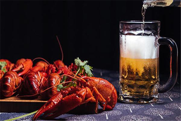 小龙虾正确的吃法是怎么吃的,小龙虾应该怎么吃的方法 小龙虾正确的吃法是怎么吃的,小龙虾应该怎么吃的方法