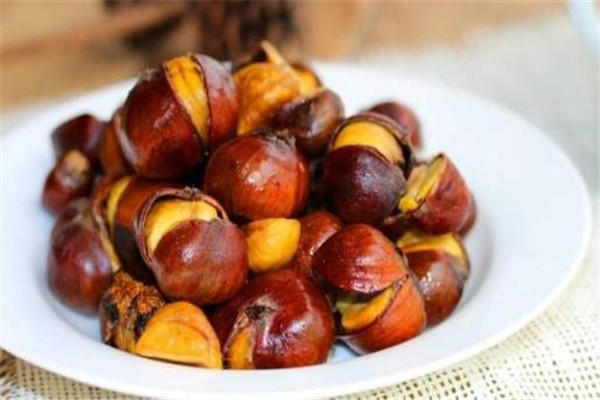 板栗的功效和作用禁忌,板栗的功效和作用吃板栗会胖吗