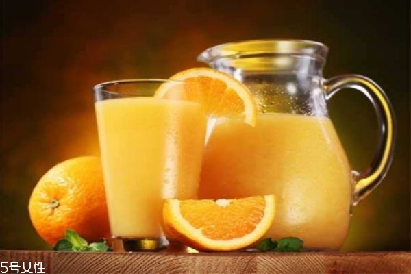 喝橙汁的好处,喝橙汁有什么好处有什么坏处