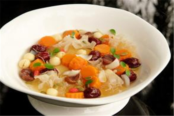 哪些人不宜吃莲子,哪些人不宜吃莲子芯