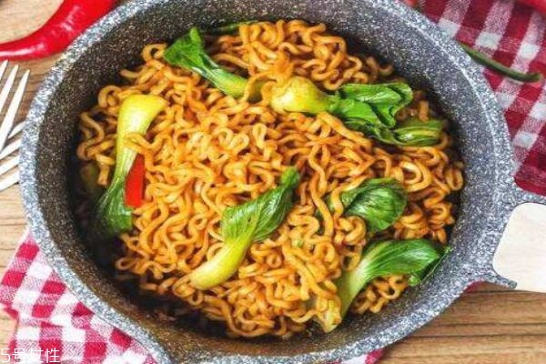 方便面为什么容易发胖,方便面吃了会不会发胖