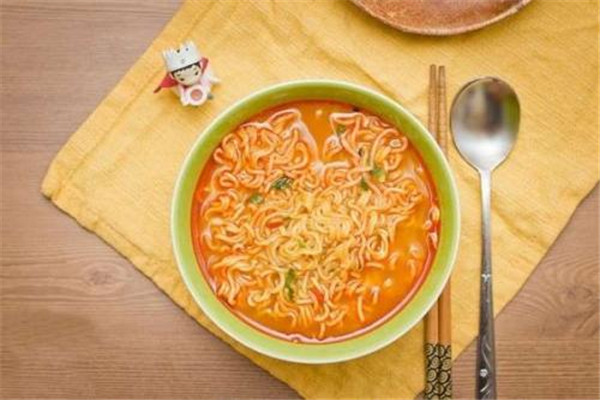 方便面的好处,方便面的功效和作用 方便面的好处,方便面的功效和作用