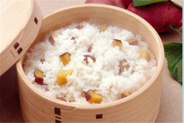 吃米饭和面条哪个更容易长胖,米饭和面食哪个容易胖人