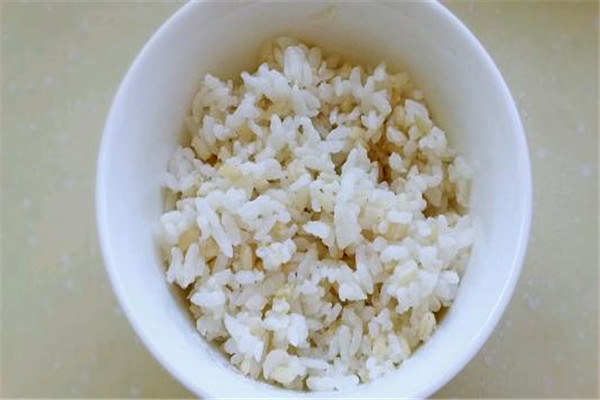 米饭配什么,米饭不能和什么一起吃 米饭配什么,米饭不能和什么一起吃