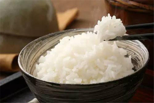 米饭的营养成分表,米饭的营养成分含量表