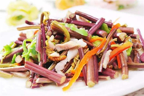 蕨菜炒多久会熟,蕨菜需要煮多长时间 蕨菜炒多久会熟,蕨菜需要煮多长时间