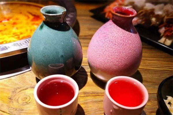 女性喝杨梅酒有什么好处,女性喝杨梅酒的坏处