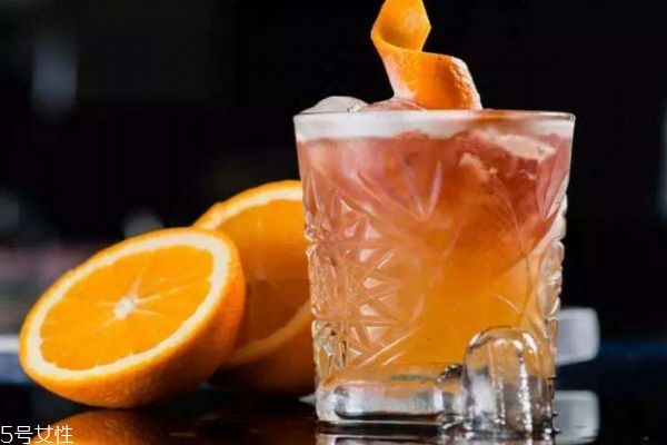 鸡尾酒是怎么调的呢?,鸡尾酒怎样调 鸡尾酒是怎么调的呢?,鸡尾酒怎样调