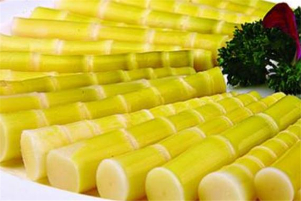 冬笋和白果一起可以吃吗,白果可以和莴笋同食用吗