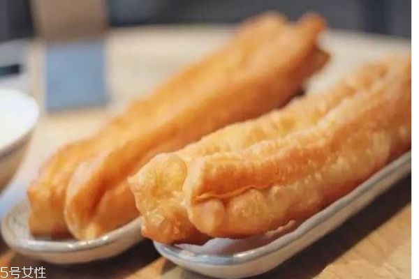 油条是怎么做的呢,油条是怎样做的