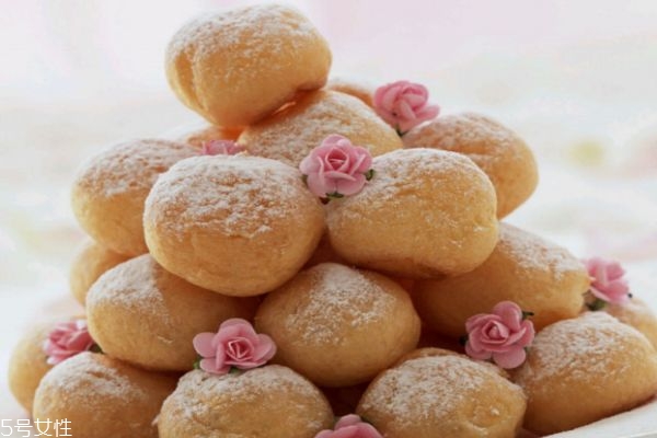 泡芙是哪个国家发明的,泡芙源于哪个国家