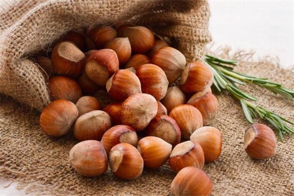 榴莲和榛子能不能一起吃,栗子和榴莲能一起吃吗 榴莲和榛子能不能一起吃,栗子和榴莲能一起吃吗