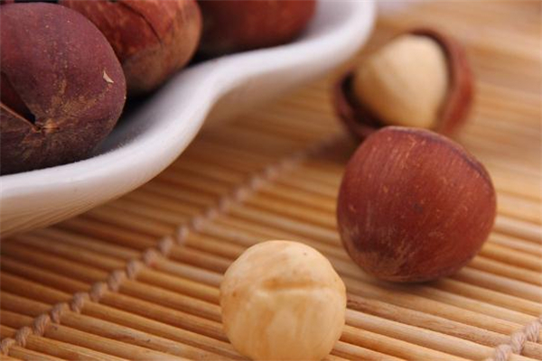 榛子有点苦还能吃吗?,榛子苦了还能吃吗