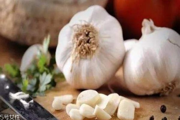 吃大蒜有什么好处呢?,常吃大蒜有什么好处