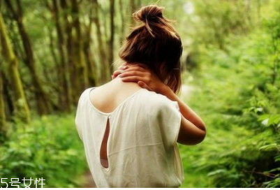 夏天有狐臭怎么办小妙招,有狐臭夏天怎么办