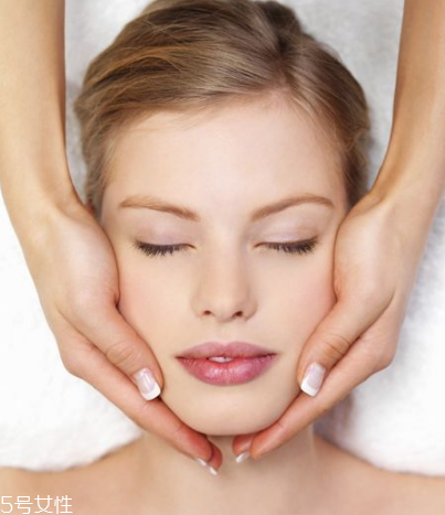 瘦脸精油的使用方法怎么使用,瘦身精油的正确使用方法 瘦脸精油的使用方法怎么使用,瘦身精油的正确使用方法