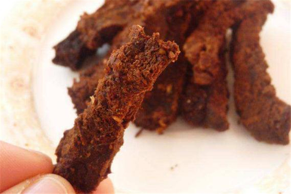 女生牛肉干吃多了会怎么样,晚上牛肉干吃多了会怎么样