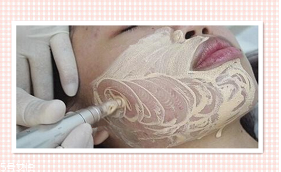 驻颜粉底液的危害,驻颜粉底对皮肤有害吗