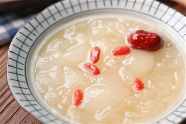 银耳汤喝多了有什么坏处,常喝银耳汤有什么坏处