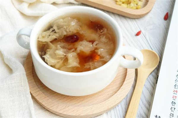 银耳汤怎么做清热去火窍门,银耳汤怎么做清热去火