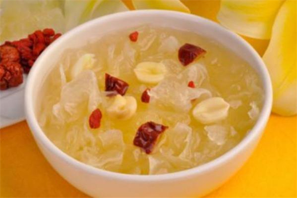 银耳汤可以丰胸,银耳炖什么丰胸